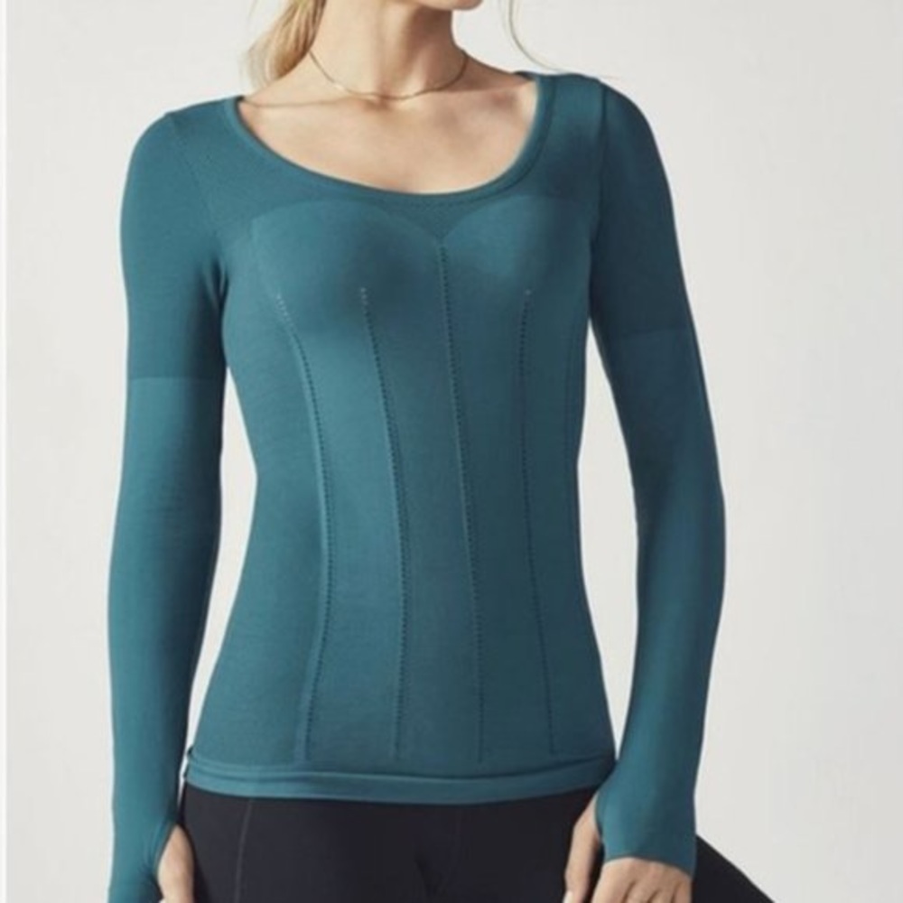Fabletics Delta long sleeve rule of thumb top